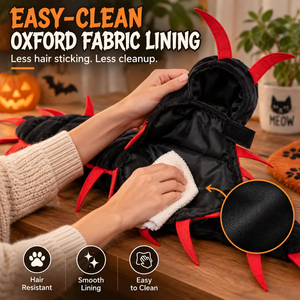 Easy clean Oxford fabric lining that resists pet hair